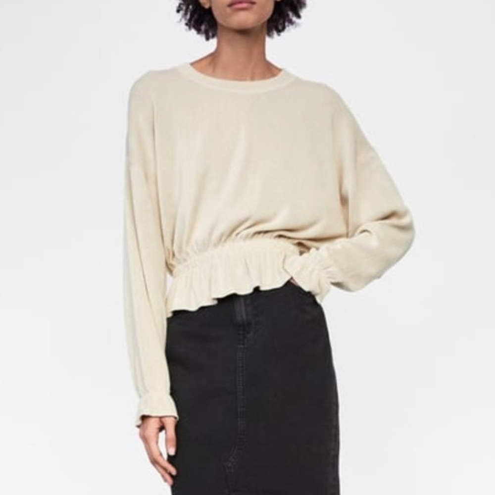NWOT Zara ruffled top